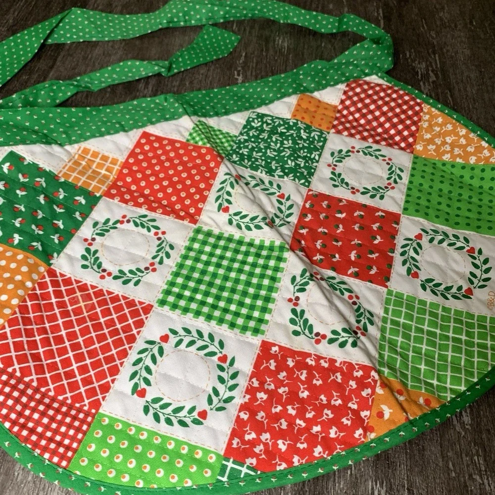 Vintage Kitchen Works Quilted Patchwork Christmas‎ Half Apron w Tie Back